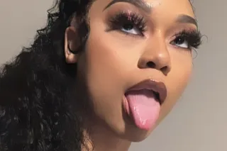 QV $200 , Sexy Thick Lightskin... - Image 2